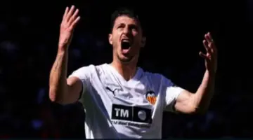 فالنسيا يبتعد عن دائرة الخطر مؤقتاً بانتصاره على جيرونا